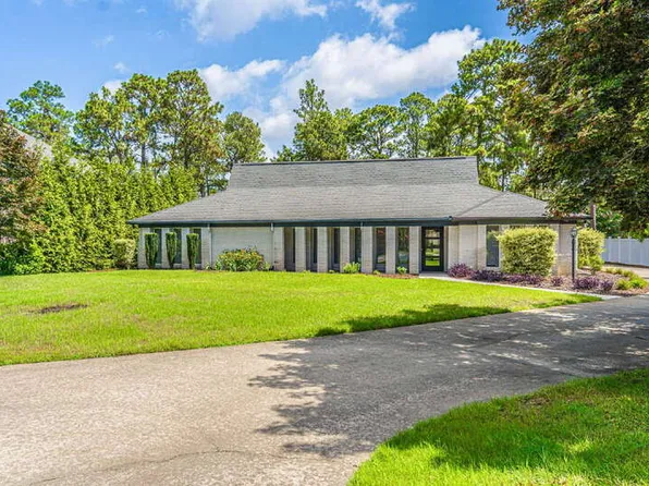 60 Eldorado Ln, Pinehurst, NC 28374