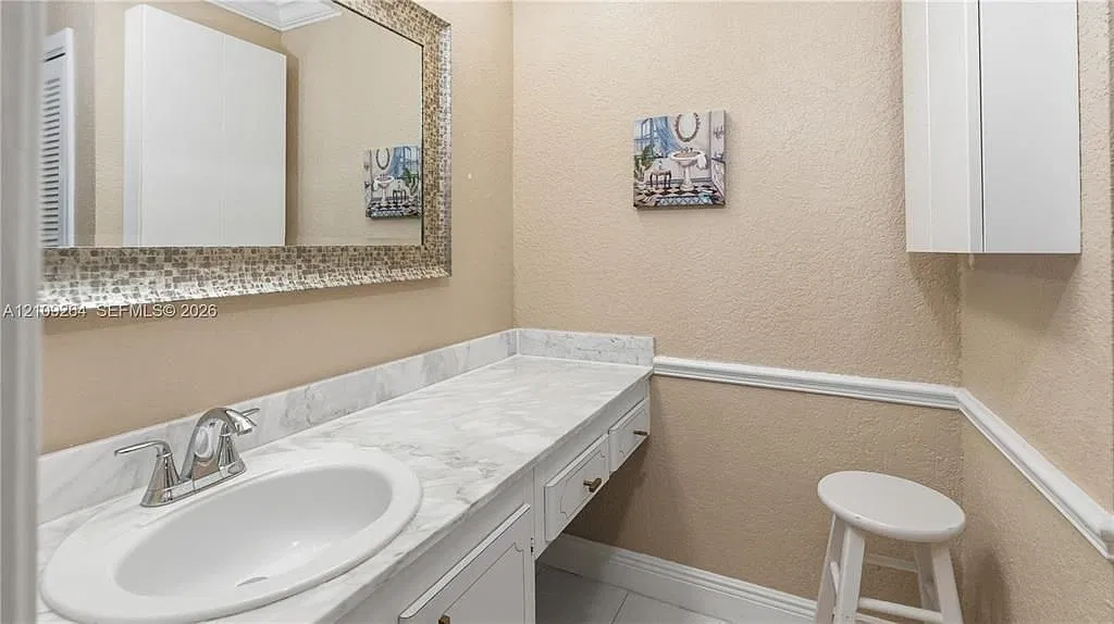 2 bed, 2.0 bath, 1200 sqft, $3,000 — Photo 1