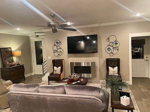 4th image of 3401 Village Meadow Dr