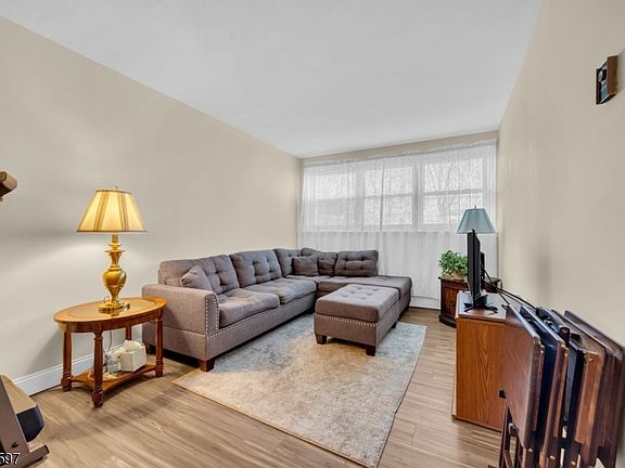 3rd image of 100 Luttgen Pl #A2