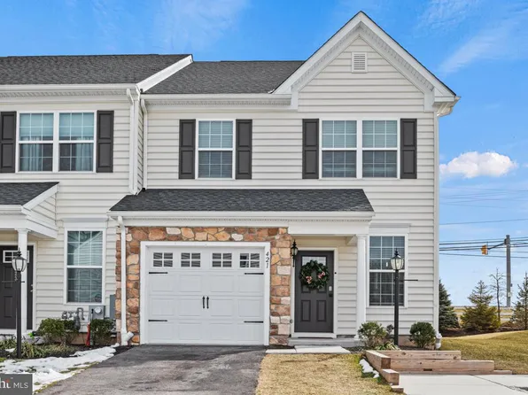 421 Cherry Blossom Ln, Trooper, PA 19403