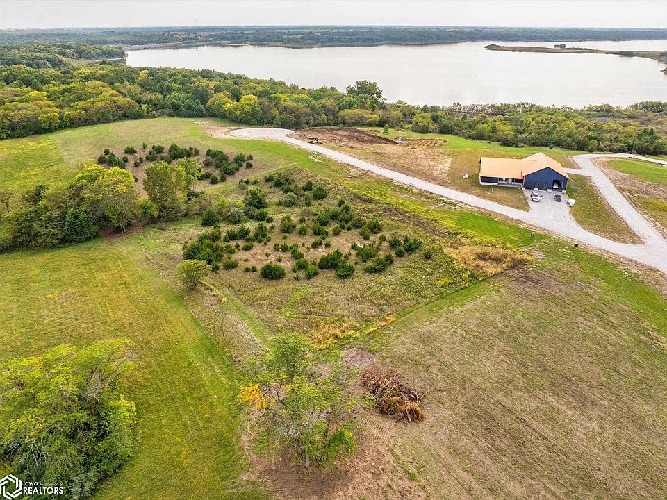 1st image of 336 Lake Dr