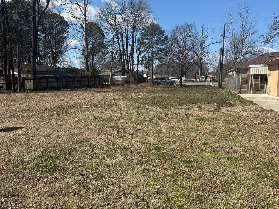 2nd image of 1 N Hospital Blvd