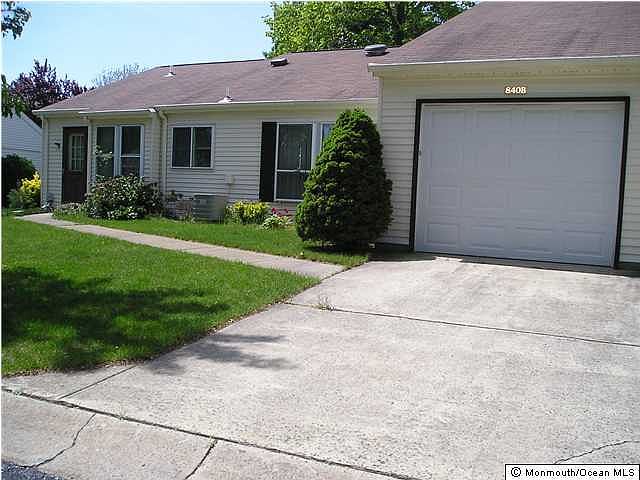 2nd image of 840 Liverpool Circle #B