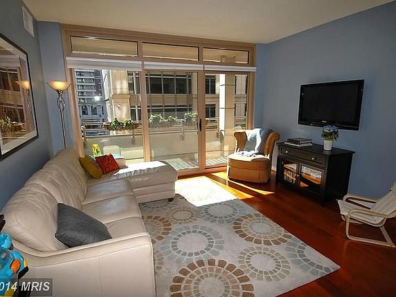 5th image of 888 N Quincy St Unit 411