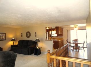 1336 Dancing Dunes Dr, Green Bay, WI 54313