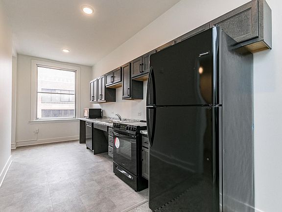 3rd image of 210 2nd St SE #404