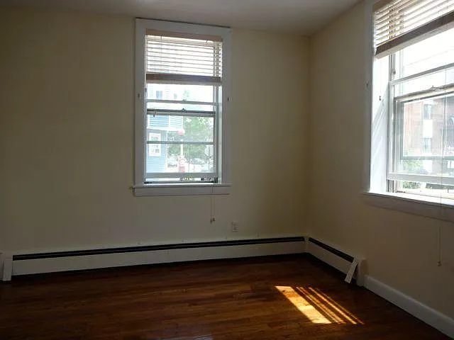 722 E 6th St #1R — Photo 10