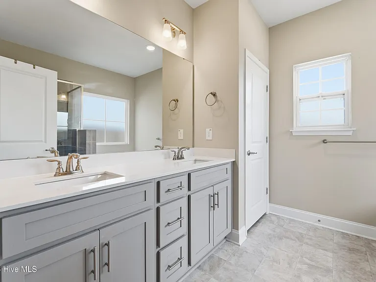 755 Greenwich Pl — Photo 28
