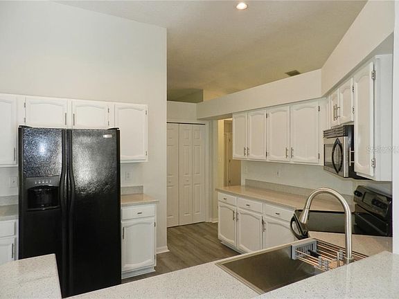 5th image of 10204 Rainbridge Dr