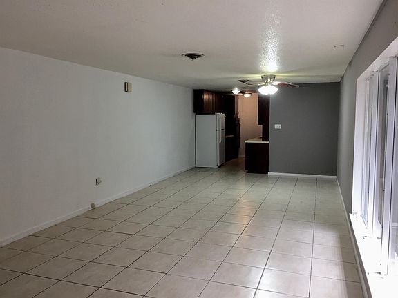 3rd image of 1201 Wisteria Ave
