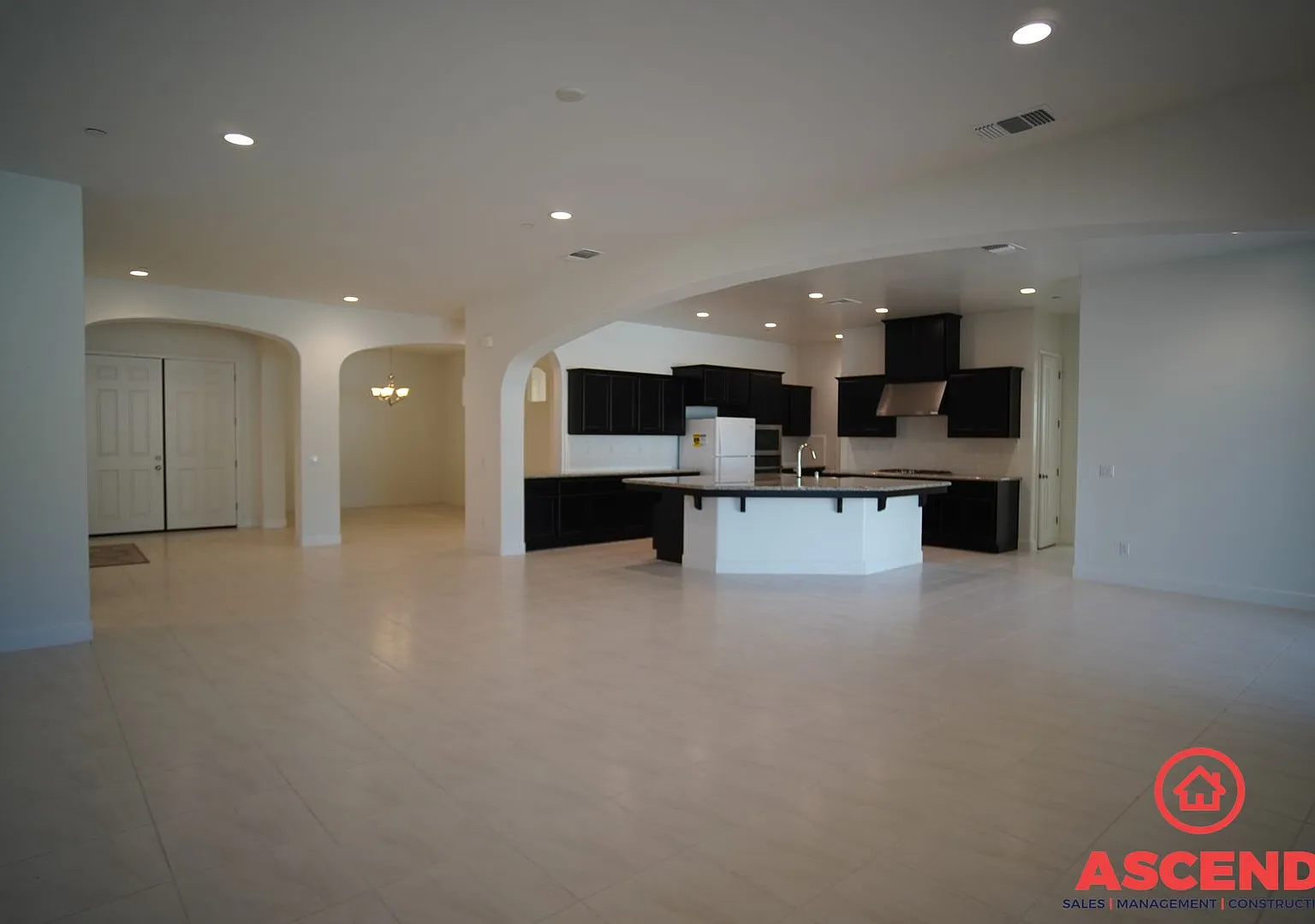 Glamourous Home Located off of Snow and Calloway! — Photo 3