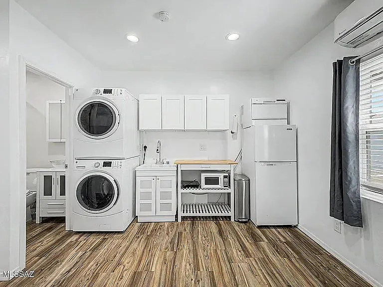 825 E Helen St — Photo 3