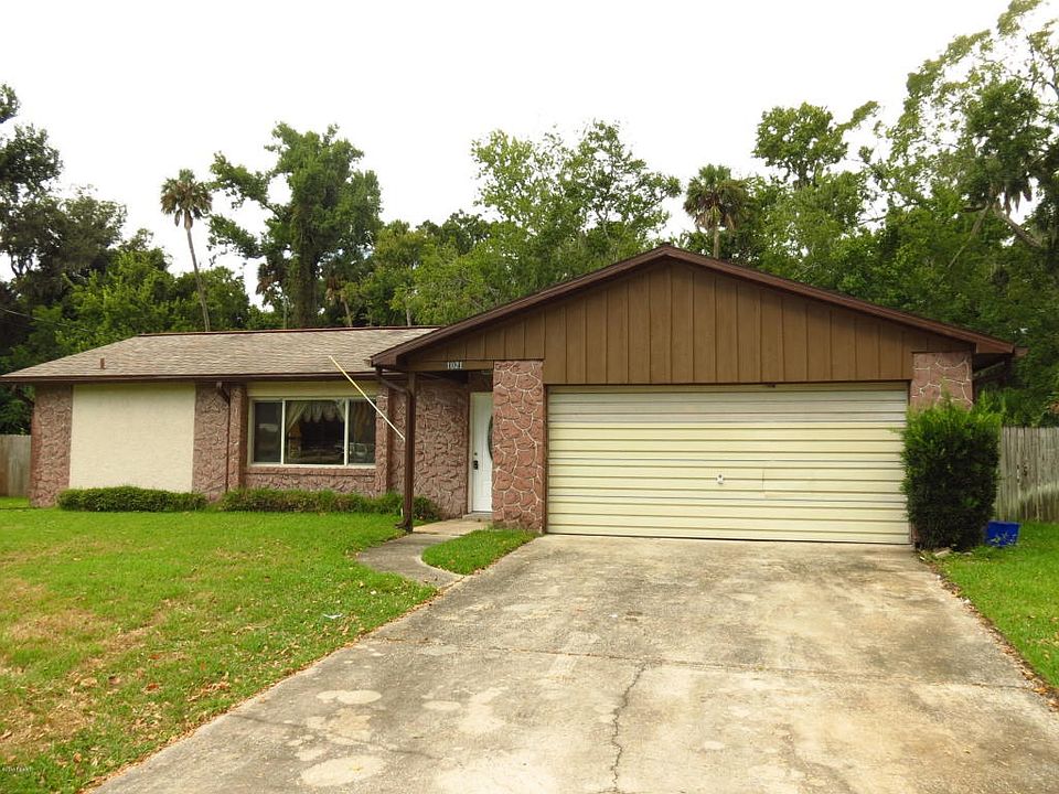 1st image of 1021 Calle Grande St