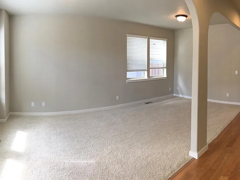 6435 NE Whitewood Dr — Photo 6