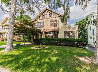 206 Hurstbourne Rd, Irondequoit, NY 14609