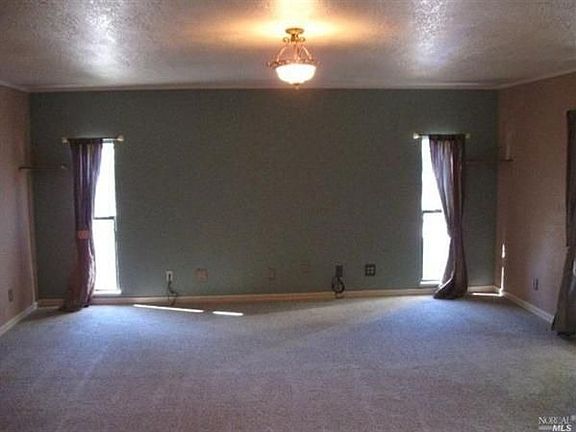 4th image of 256 Burlington Dr