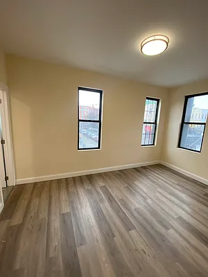 Rented by Sapphire Realty Holdings LLC | media 22