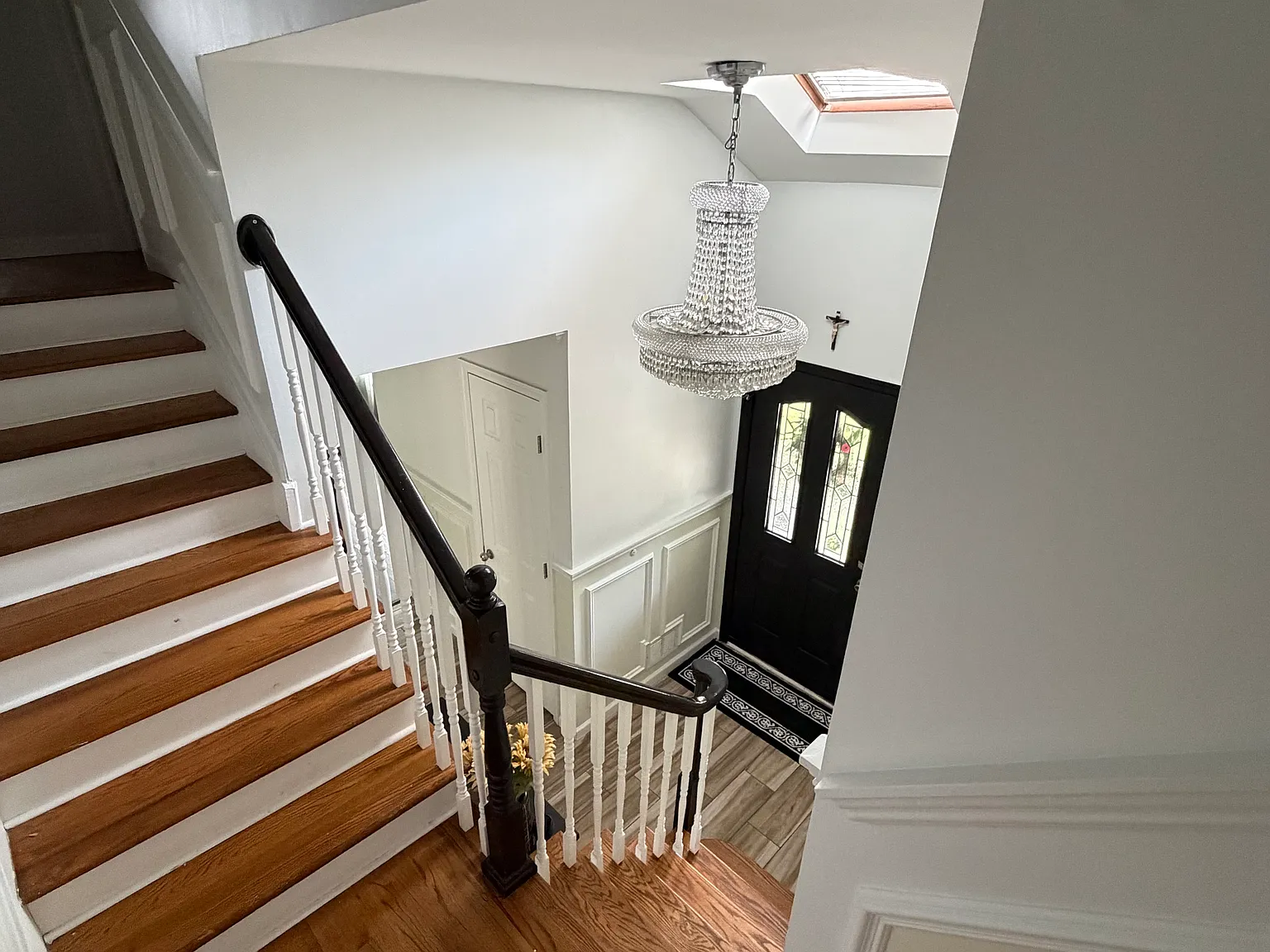 100 Leonardine Ave — Photo 3