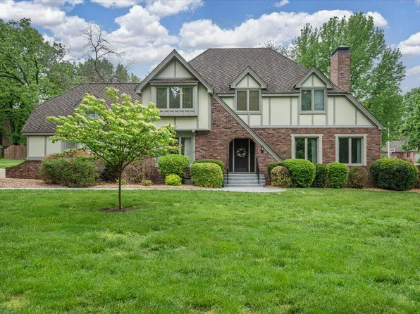8423 Oakmont Drive, Nixa, MO 65714