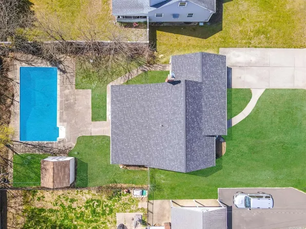 112 Greenwood Drive, North Babylon, NY 11703