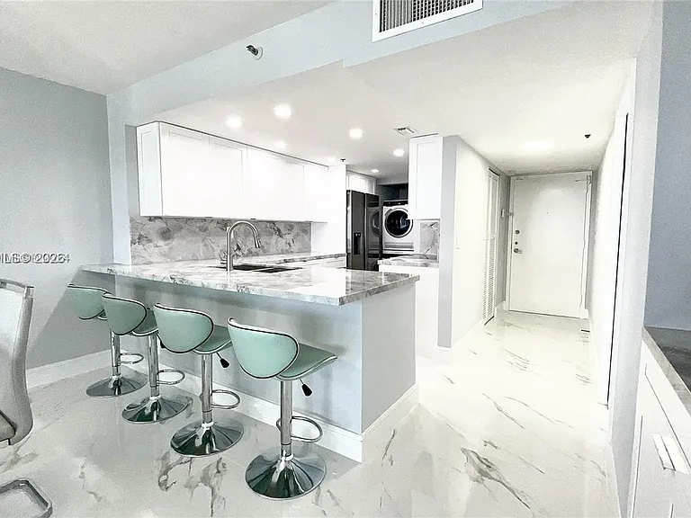 1717 N Bayshore Dr #A-1950 — Photo 19