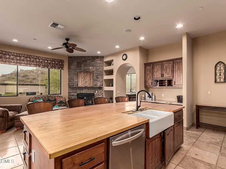 36138 N Summit Dr — Photo 24