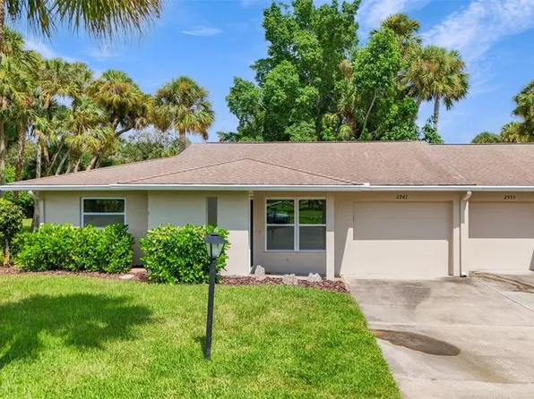 2961 Captiva Gardens Dr #25, Sarasota, FL 34231