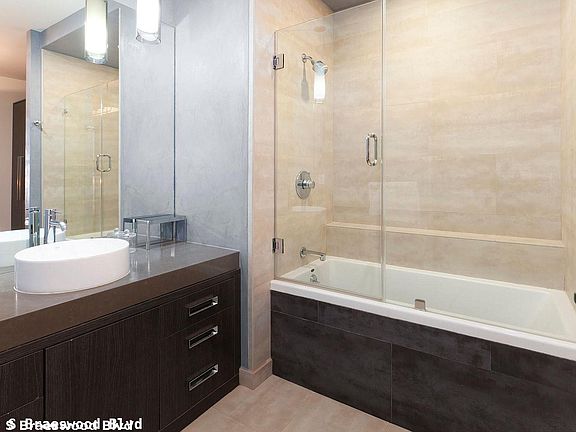4th image of 2213 S Braeswood Blvd #421