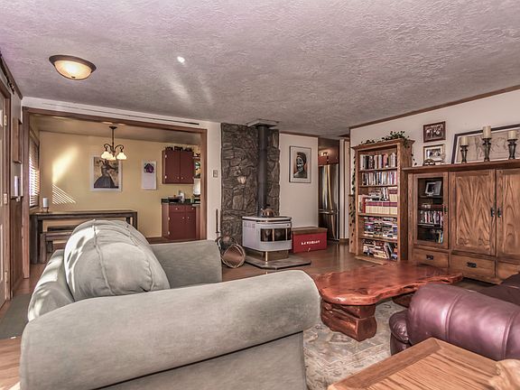 5th image of 572 SE Knight St