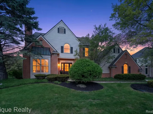 22037 Chase Dr, Novi, MI 48375
