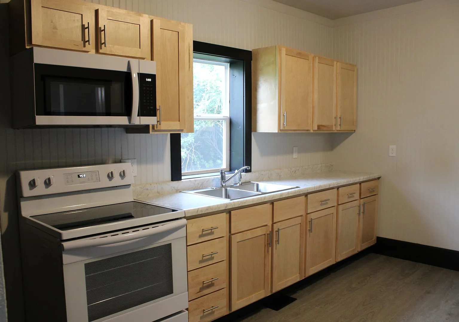 317 E 10th St S Ladysmith, WI 54848 — Photo 2