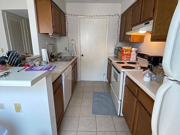 5th image of 1001 12th St APT 8