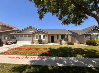 2526 Bell Port Ave, Tulare, CA 93274