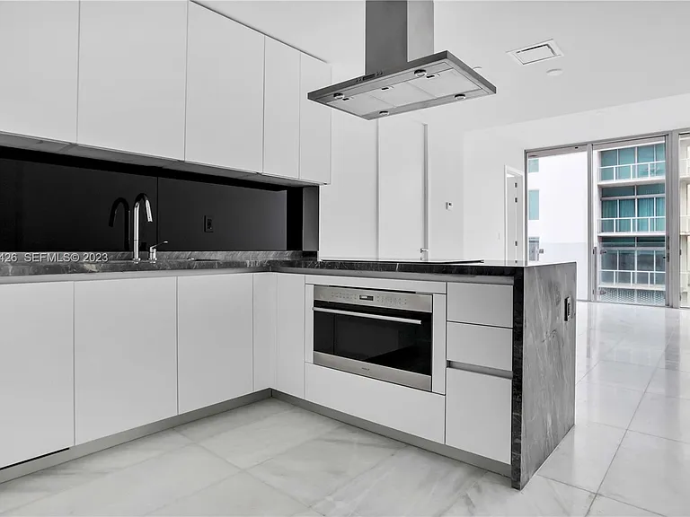 700 NE 26th Ter #1300 — Photo 5
