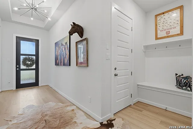 4 bed, 3.0 bath, 2352 sqft, $3,850 — Photo 3