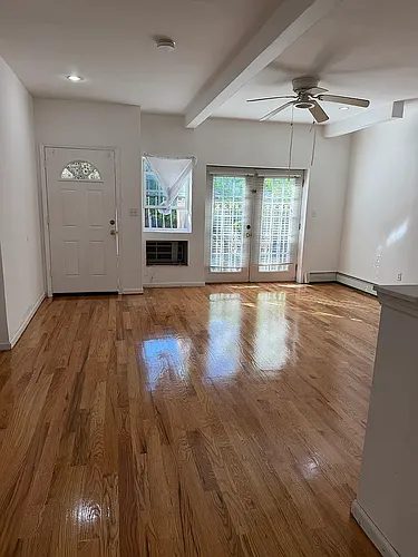 90 Stanhope St #2 Photo 1
