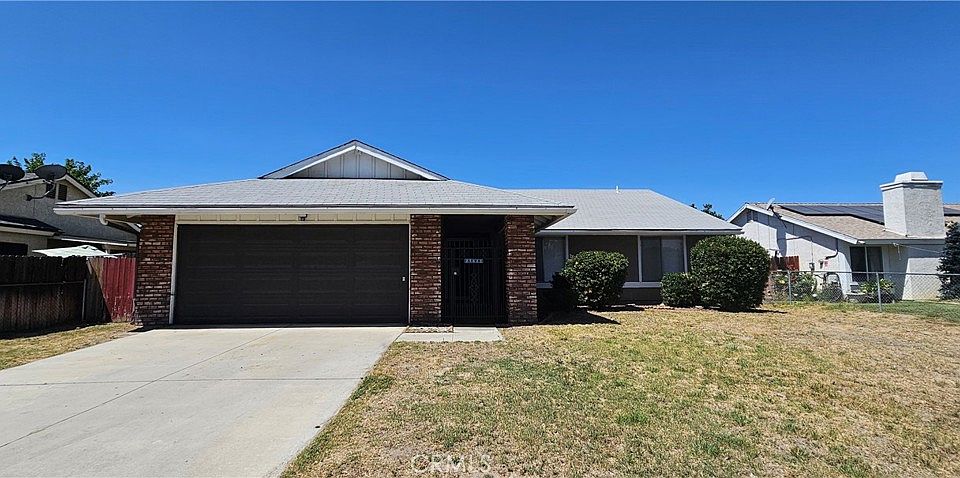 1st image of 25623 White Oak Dr