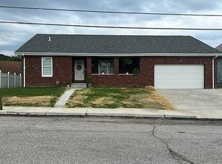 40 Oak Ave, Moundsville, WV 26041