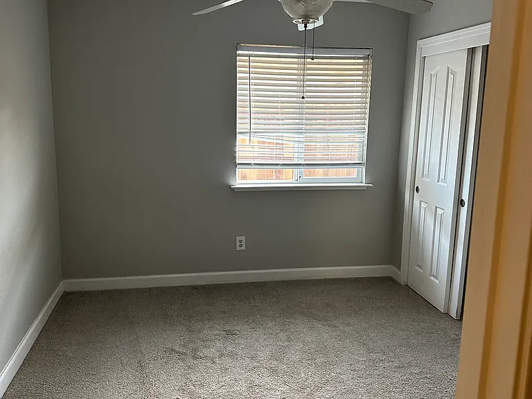 1861 Parkwood Dr — Photo 7