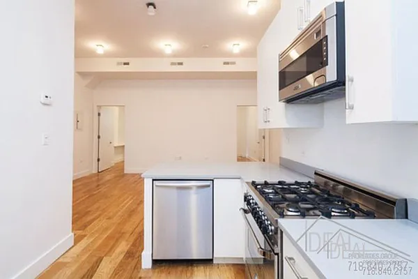 Rented by Ideal Properties Group | media 27