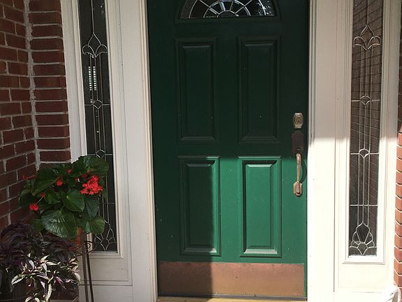 2nd image of 1733 Greenridge Cir S