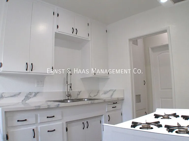230 E Hullett St #1 — Photo 14