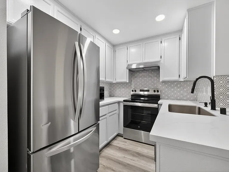 935 La Mesa Ter #1 — Photo 7