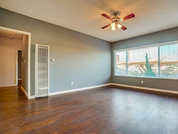 5th image of 537 W Hyde Park Blvd APT 310