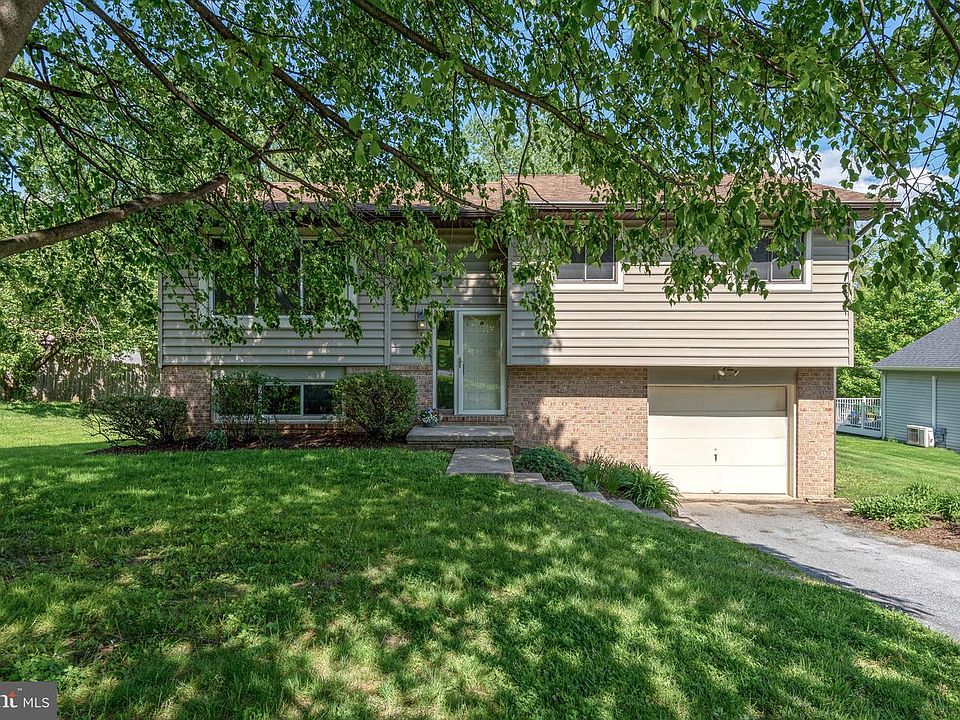 1st image of 3807 Hillcrest Dr