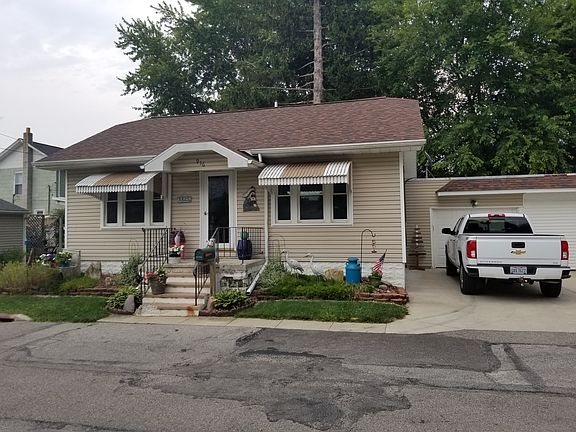 2nd image of 916 Woodlawn Ct