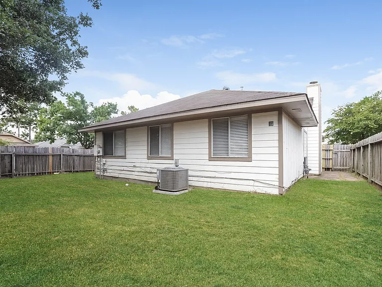 6395 Crossway Dr — Photo 24