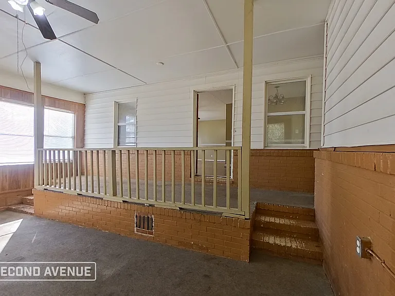 2328 3rd St NE — Photo 14