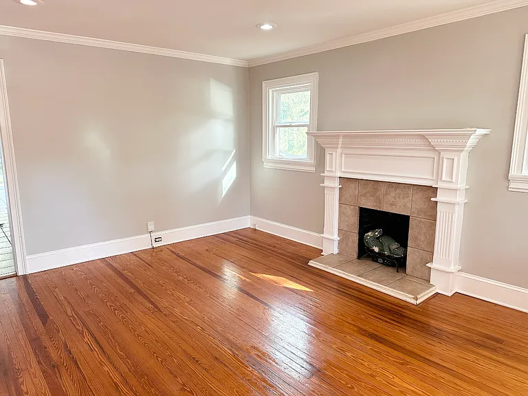 202 Hooper Ave SE — Photo 13